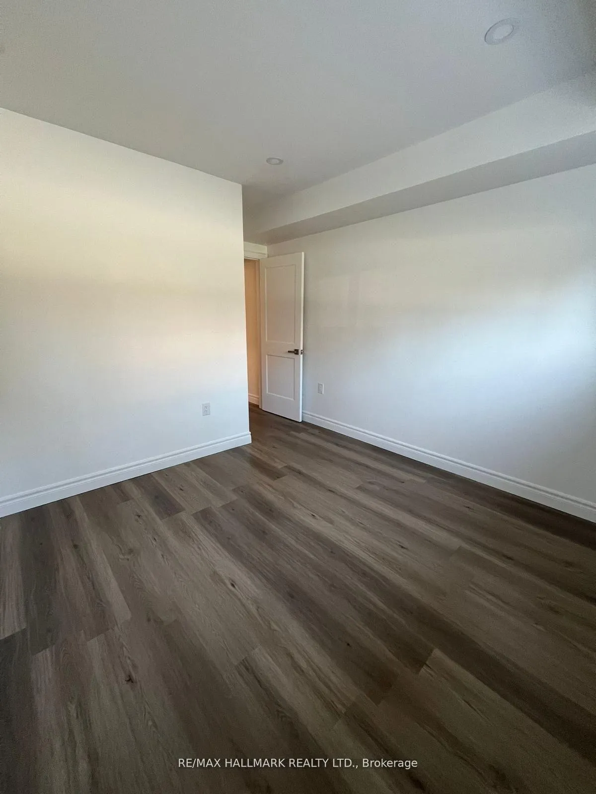 Photo 15 of Unit Bsmt, 6 Wiles Court, Aurora, Aurora Highlands — HOMEH