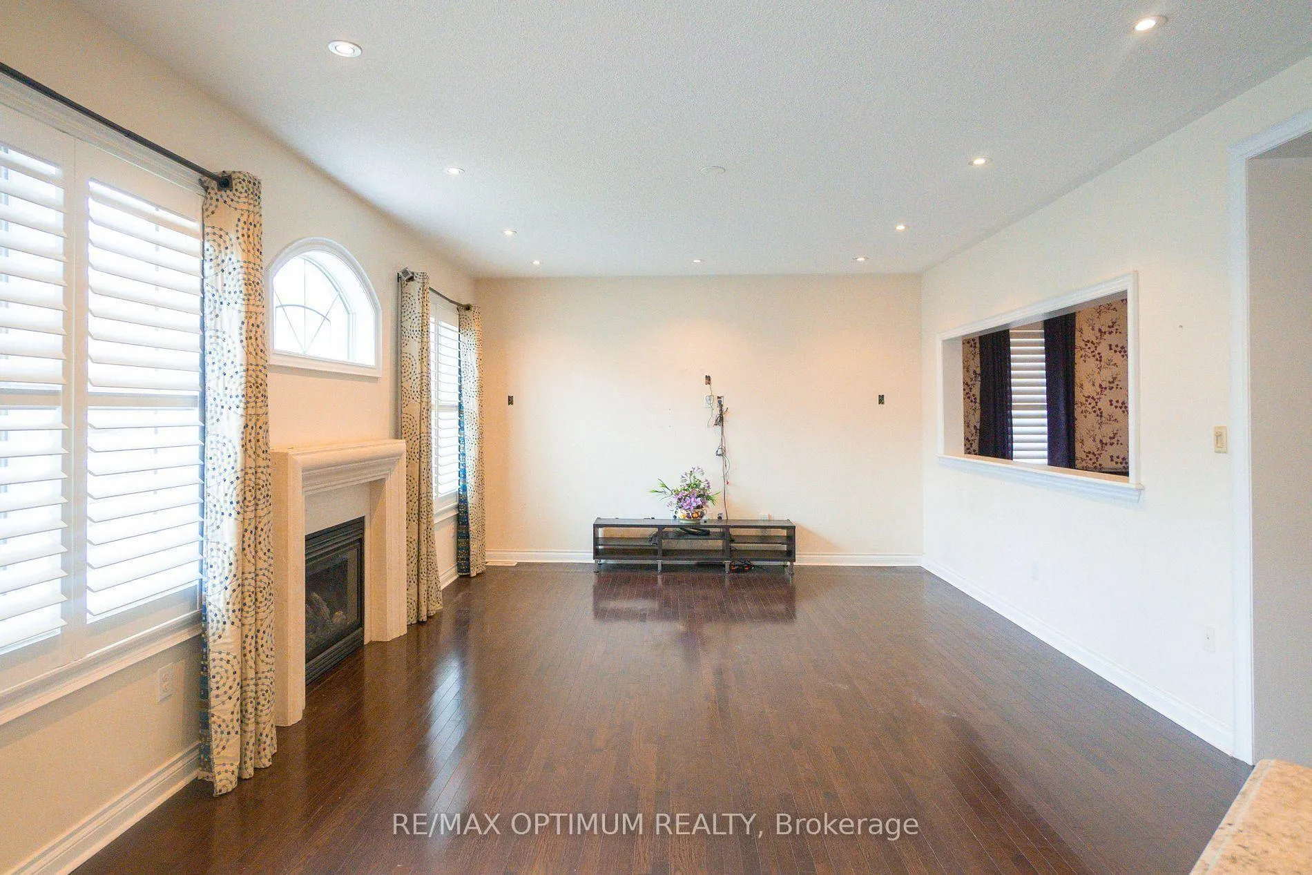 Photo 5 of 68 Impulse Circle, Brampton, Credit Valley — HOMEH