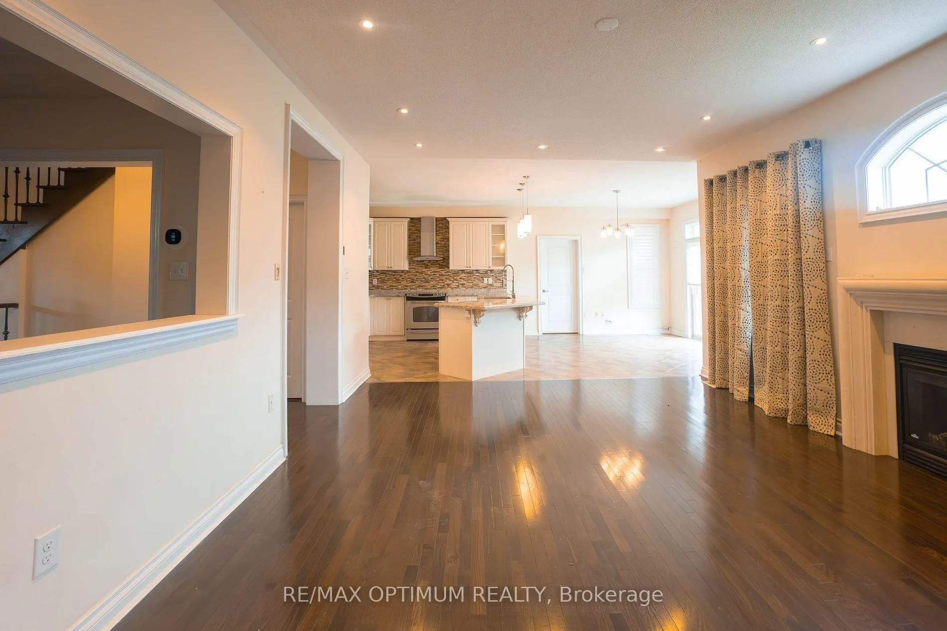 Photo 7 of 68 Impulse Circle, Brampton, Credit Valley — HOMEH