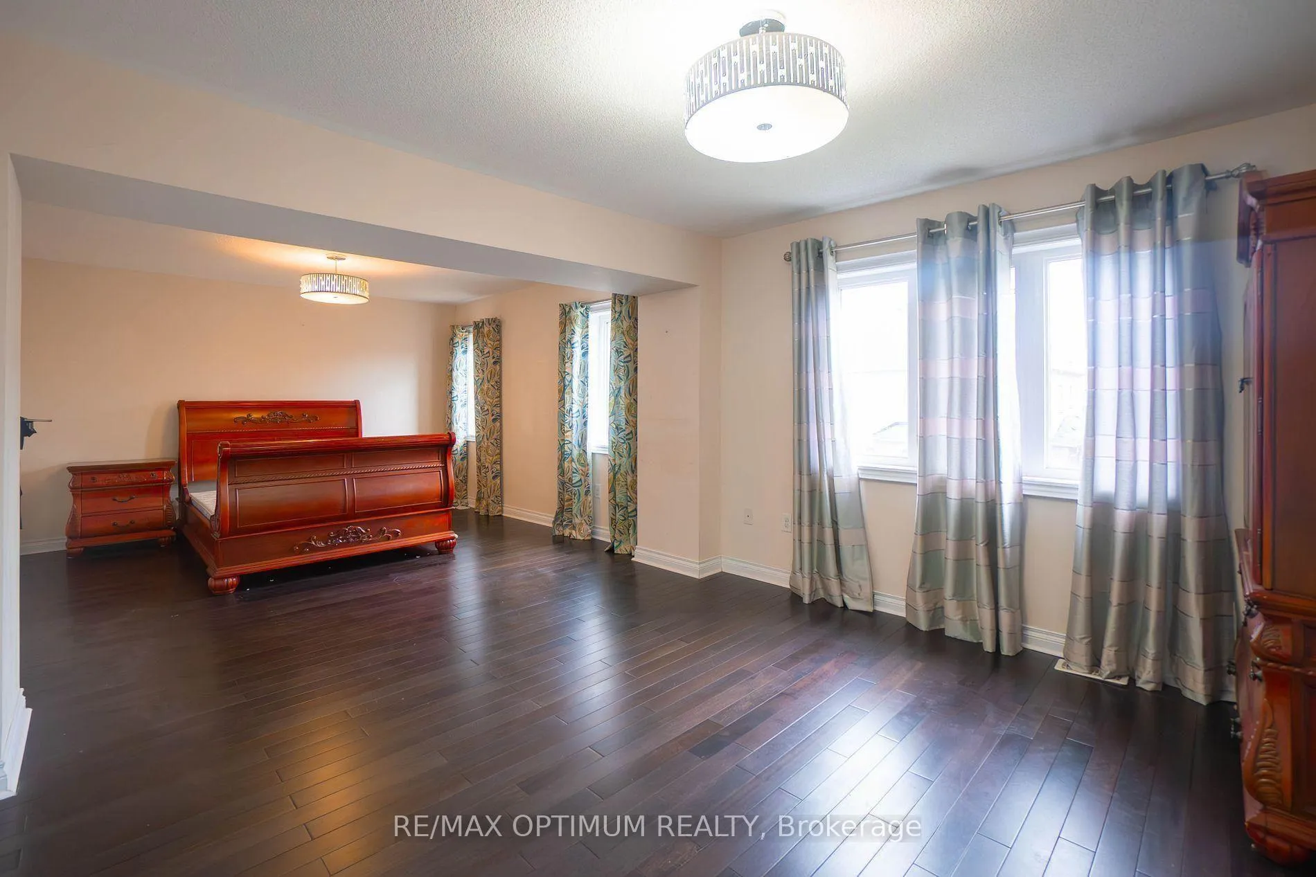 Photo 13 of 68 Impulse Circle, Brampton, Credit Valley — HOMEH