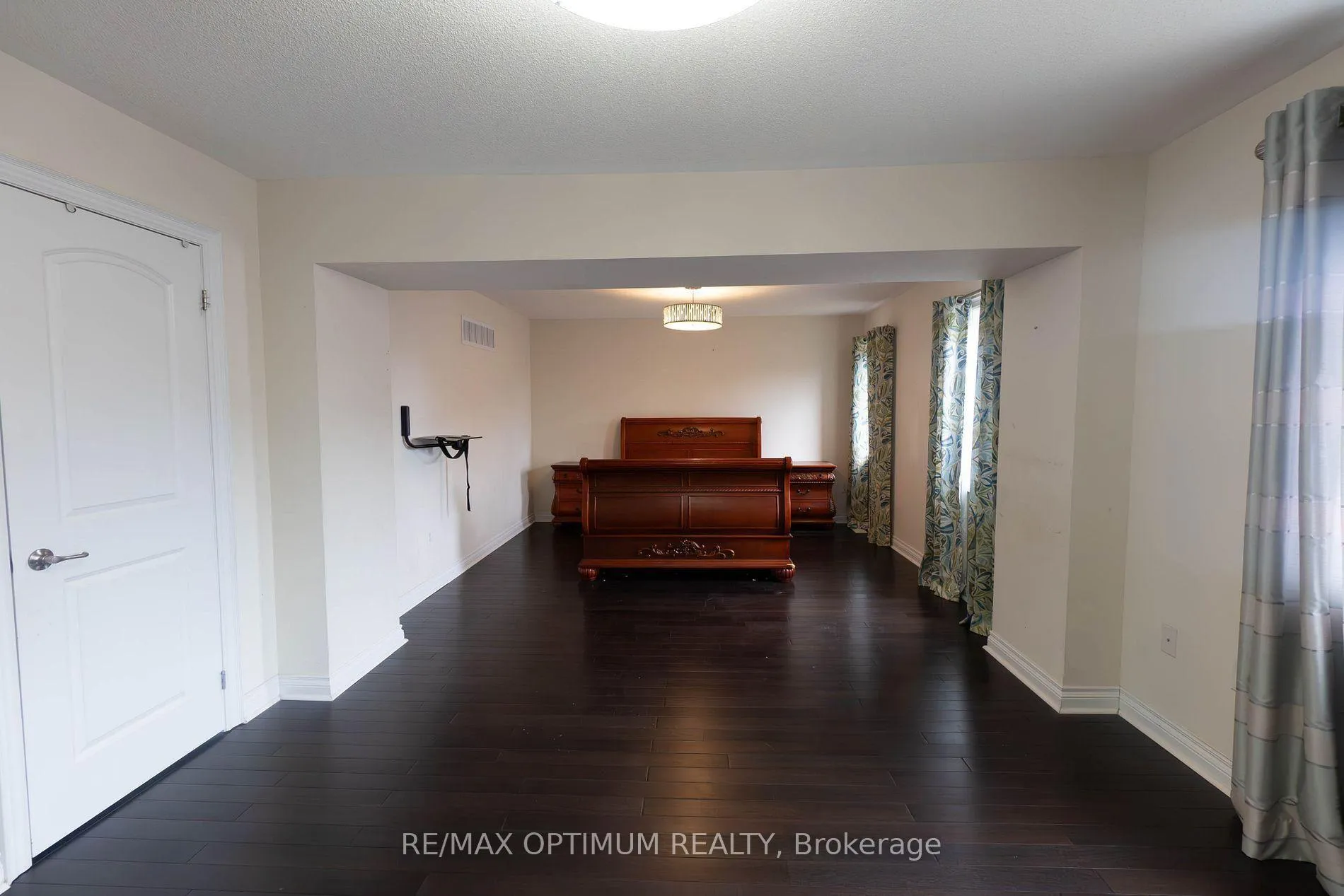 Photo 14 of 68 Impulse Circle, Brampton, Credit Valley — HOMEH