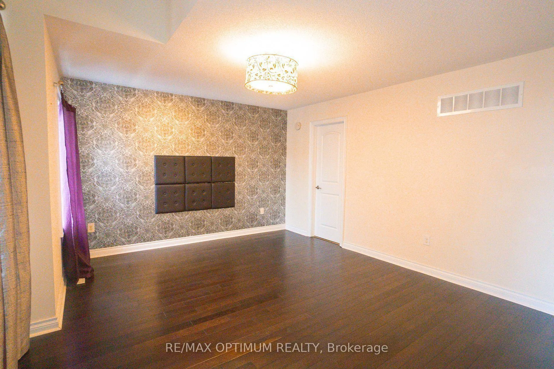 Photo 17 of 68 Impulse Circle, Brampton, Credit Valley — HOMEH