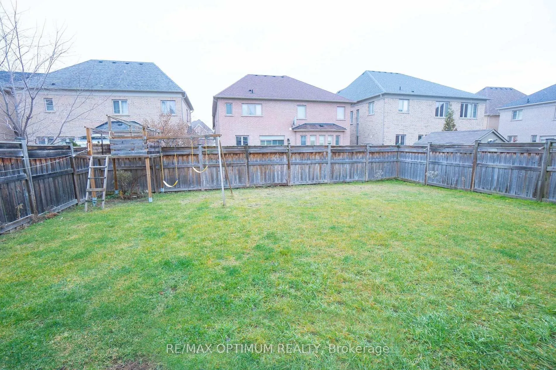 Photo 22 of 68 Impulse Circle, Brampton, Credit Valley — HOMEH