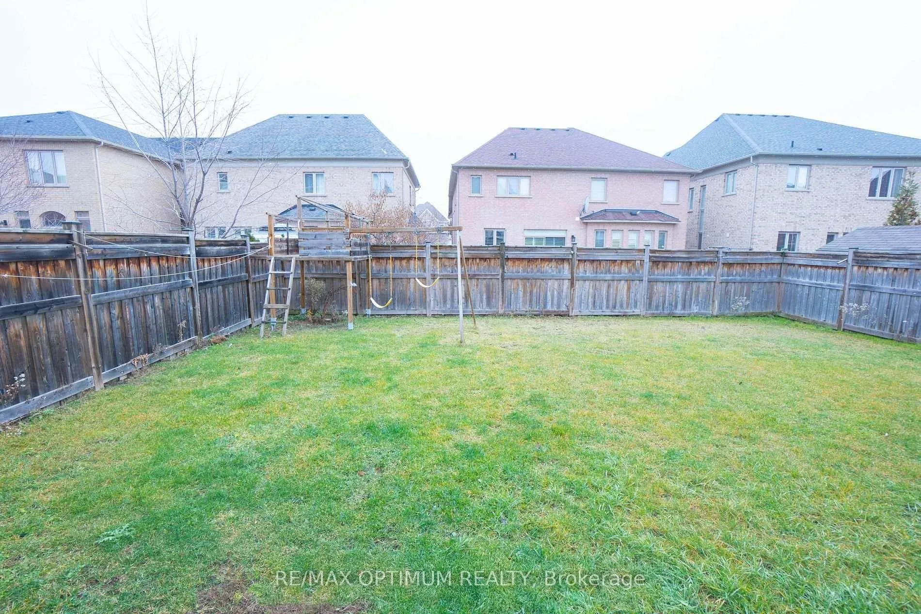 Photo 23 of 68 Impulse Circle, Brampton, Credit Valley — HOMEH