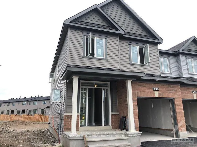 Front of 219 Bandelier Way