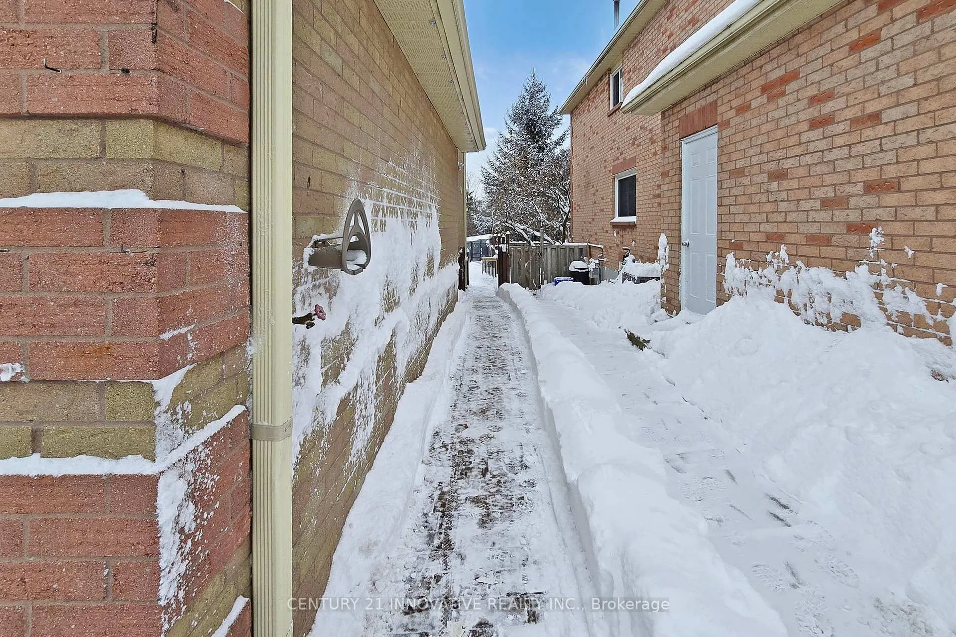 Photo 2 of 44 Bray Drive, Ajax, Central — HOMEH