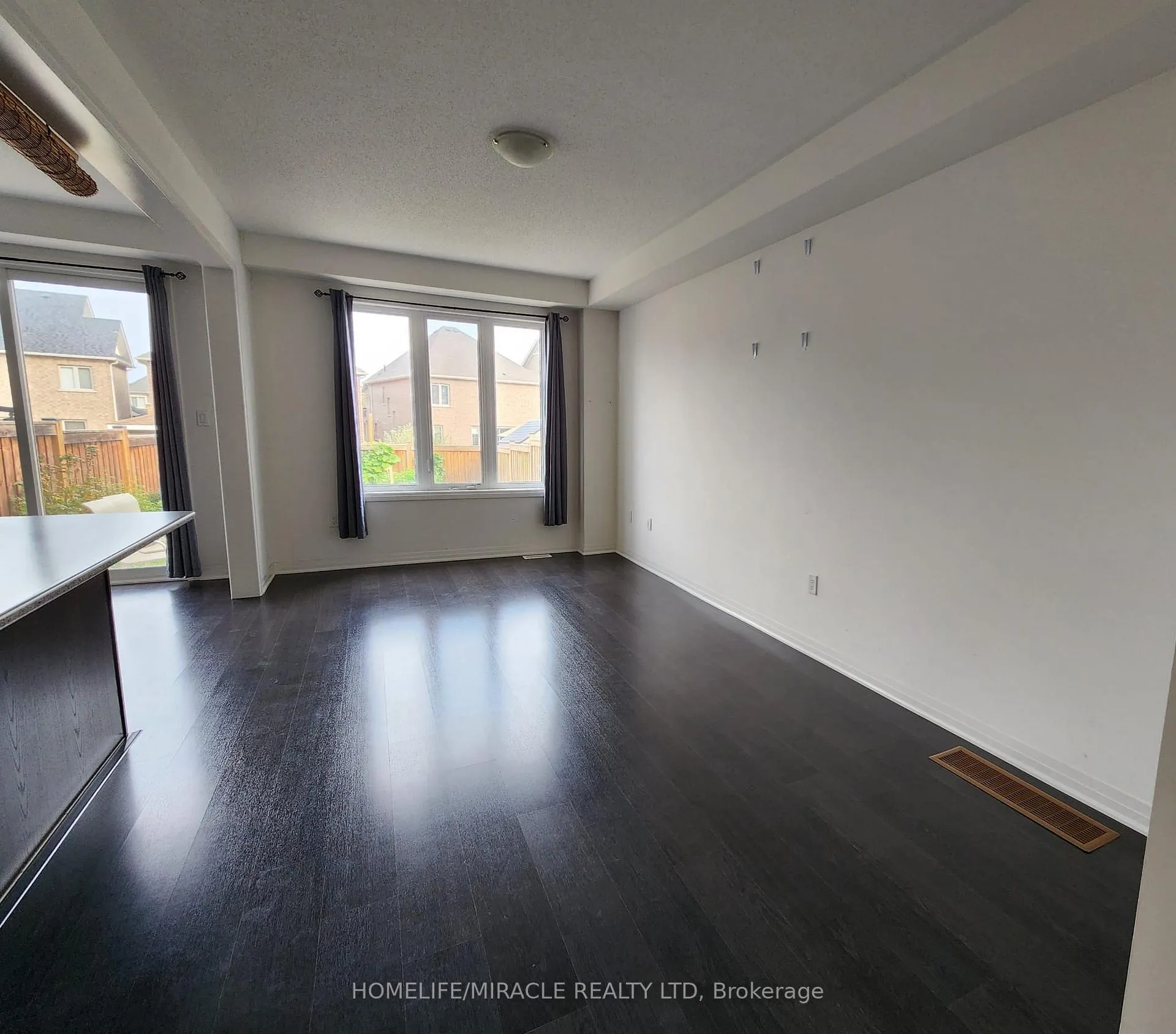 Photo 15 of 55 Donnan Drive, New Tecumseth, Tottenham — HOMEH