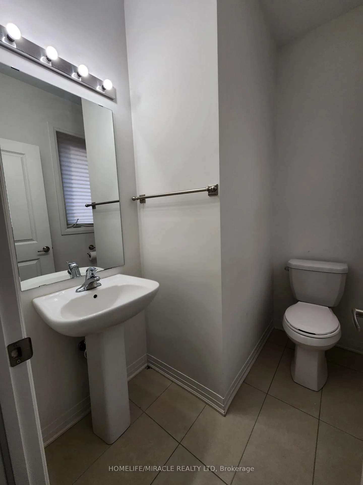 Photo 17 of 55 Donnan Drive, New Tecumseth, Tottenham — HOMEH