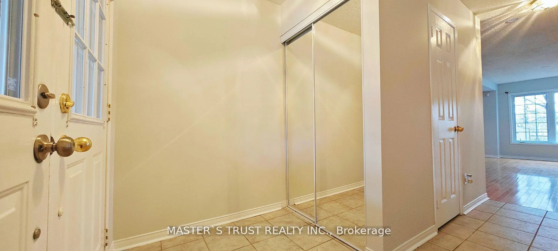 Photo 3 of 26 Billingsley Crescent, Markham, Cedarwood — HOMEH