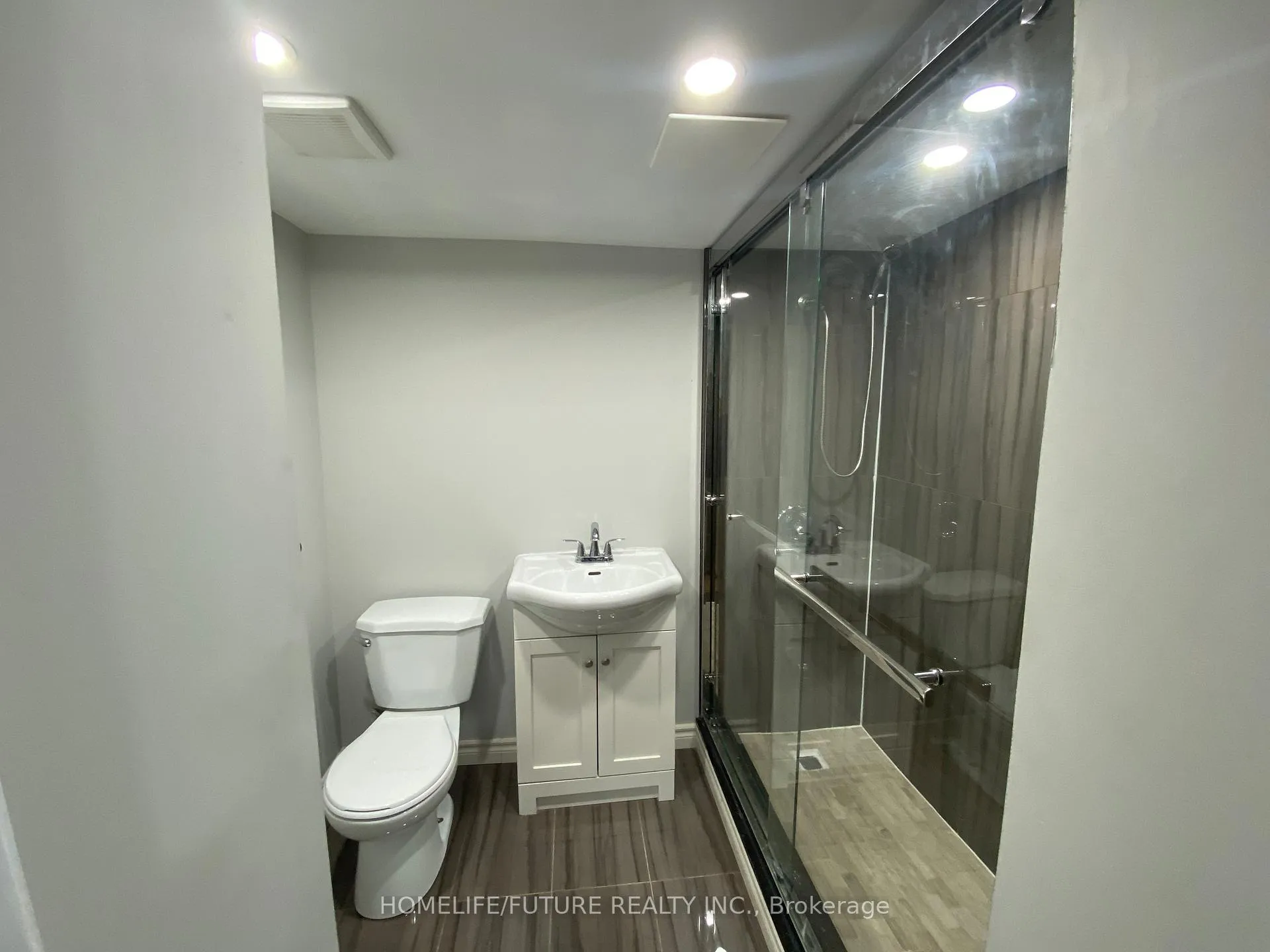 Photo 8 of Unit Bsmt, 24 Temple-West Crescent, Ajax, Northwest Ajax — HOMEH