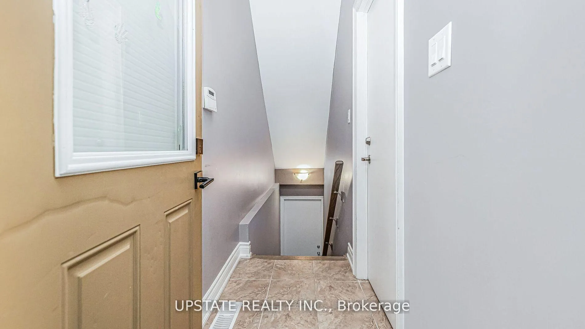 Photo 3 of Unit Basement, 91 Lloyd Sanderson Drive, Brampton, Credit Valley — HOMEH