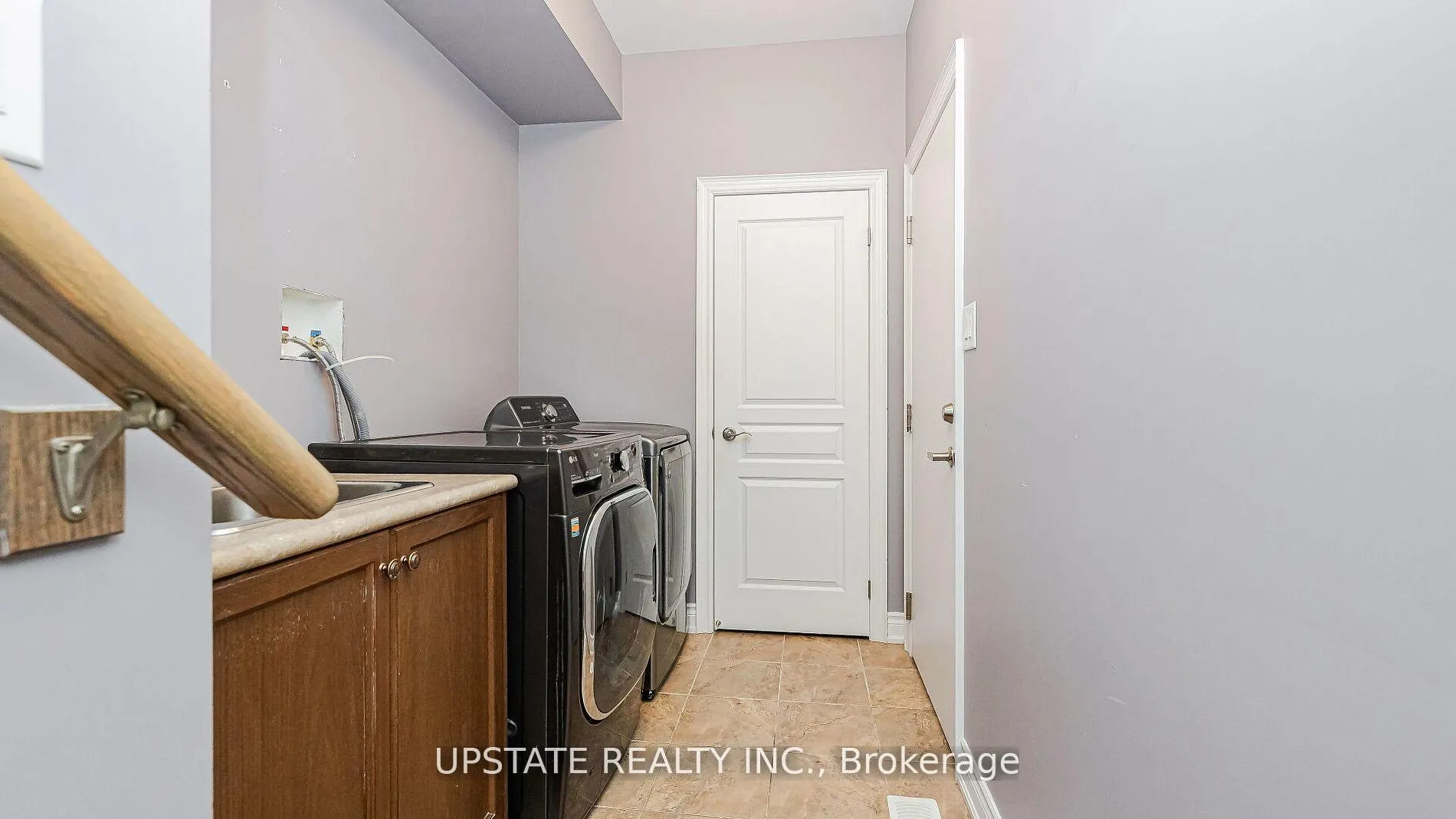 Photo 5 of Unit Basement, 91 Lloyd Sanderson Drive, Brampton, Credit Valley — HOMEH