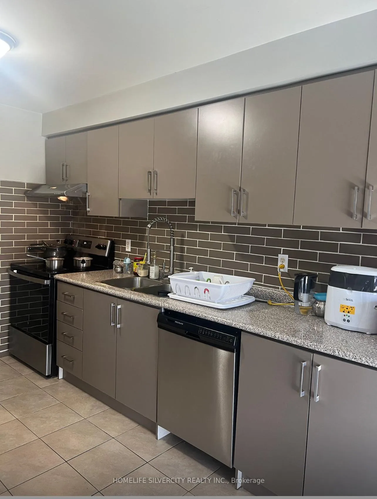 Photo 3 of 63 Cedar Wood Crescent, Brampton, Bram West — HOMEH