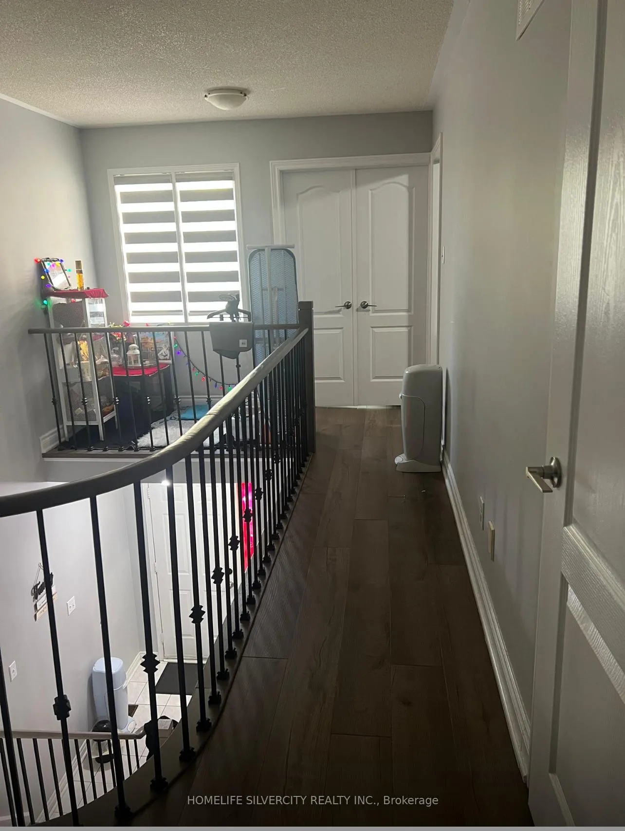 Photo 4 of 63 Cedar Wood Crescent, Brampton, Bram West — HOMEH