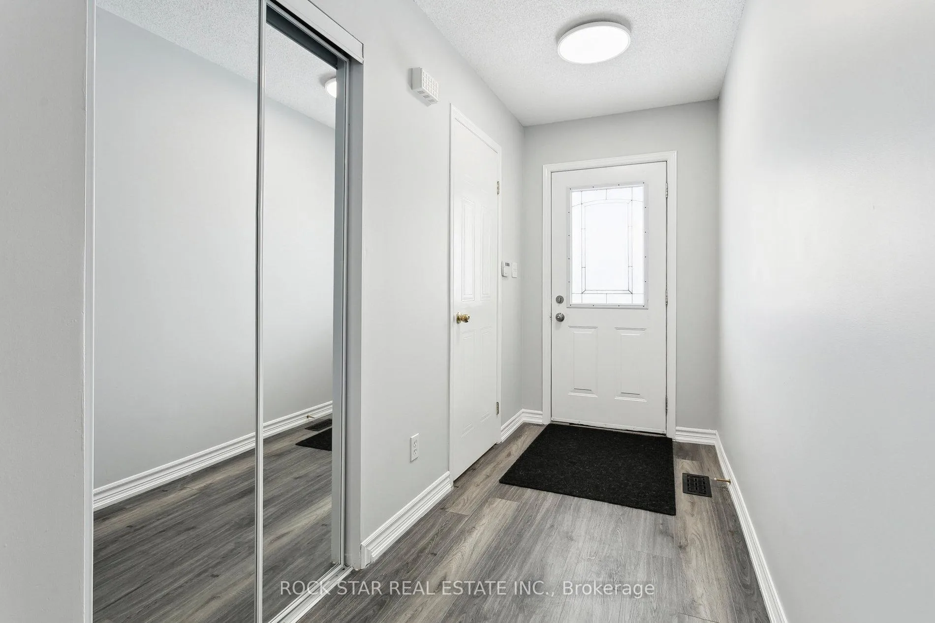 Photo 3 of 159 Henhoeffer Crescent, Kitchener, Larentian West — HOMEH