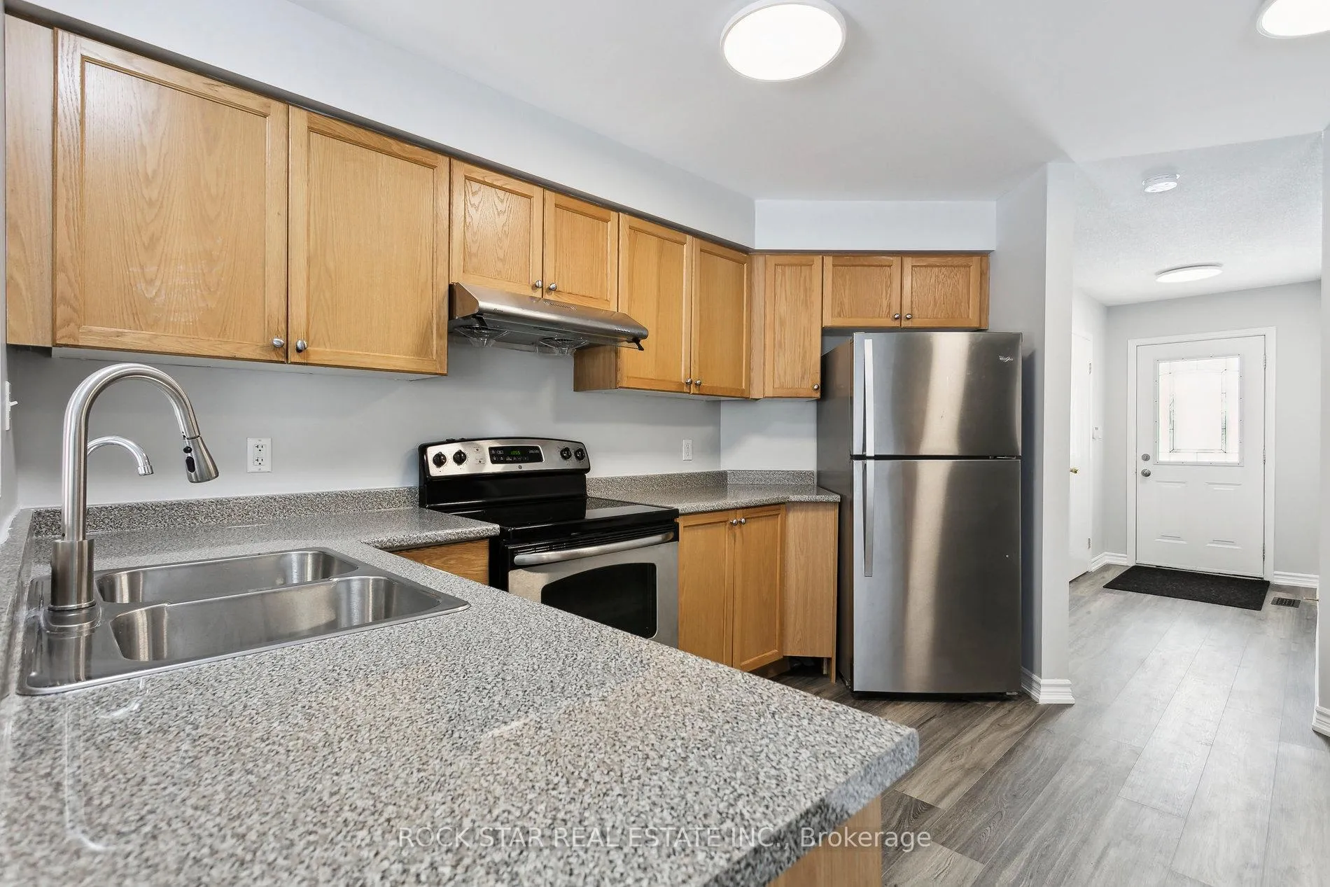 Photo 4 of 159 Henhoeffer Crescent, Kitchener, Larentian West — HOMEH