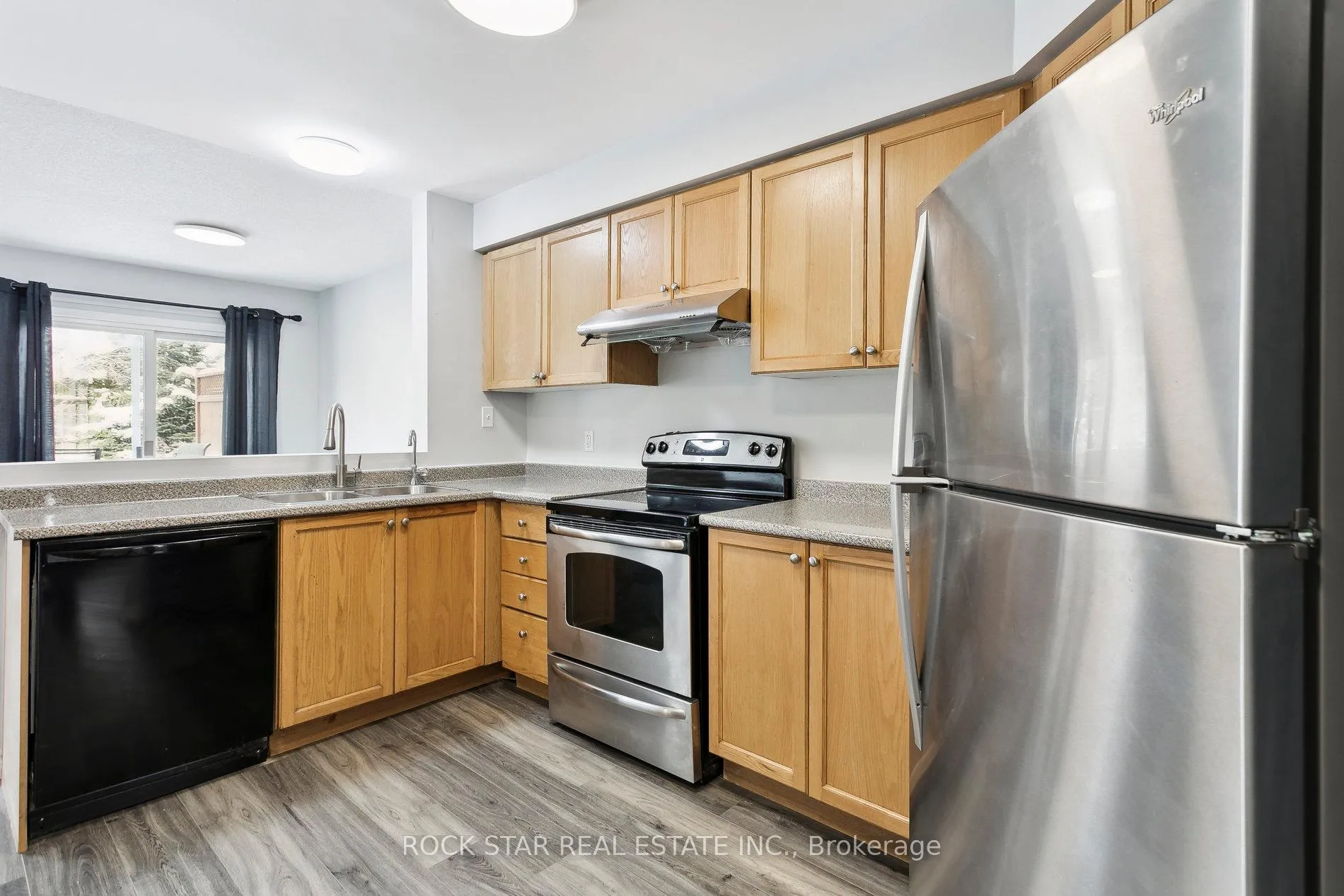 Photo 5 of 159 Henhoeffer Crescent, Kitchener, Larentian West — HOMEH