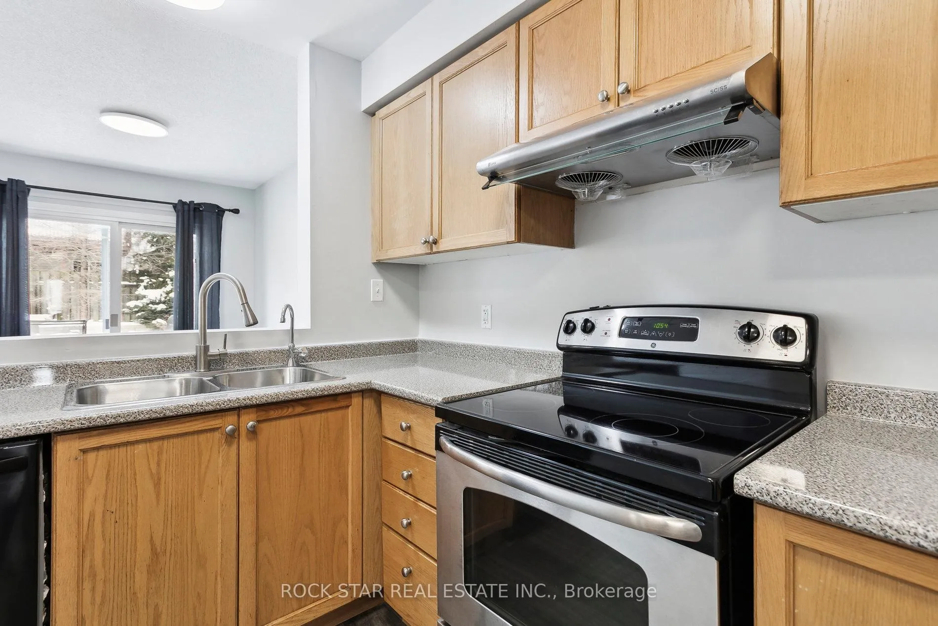 Photo 6 of 159 Henhoeffer Crescent, Kitchener, Larentian West — HOMEH