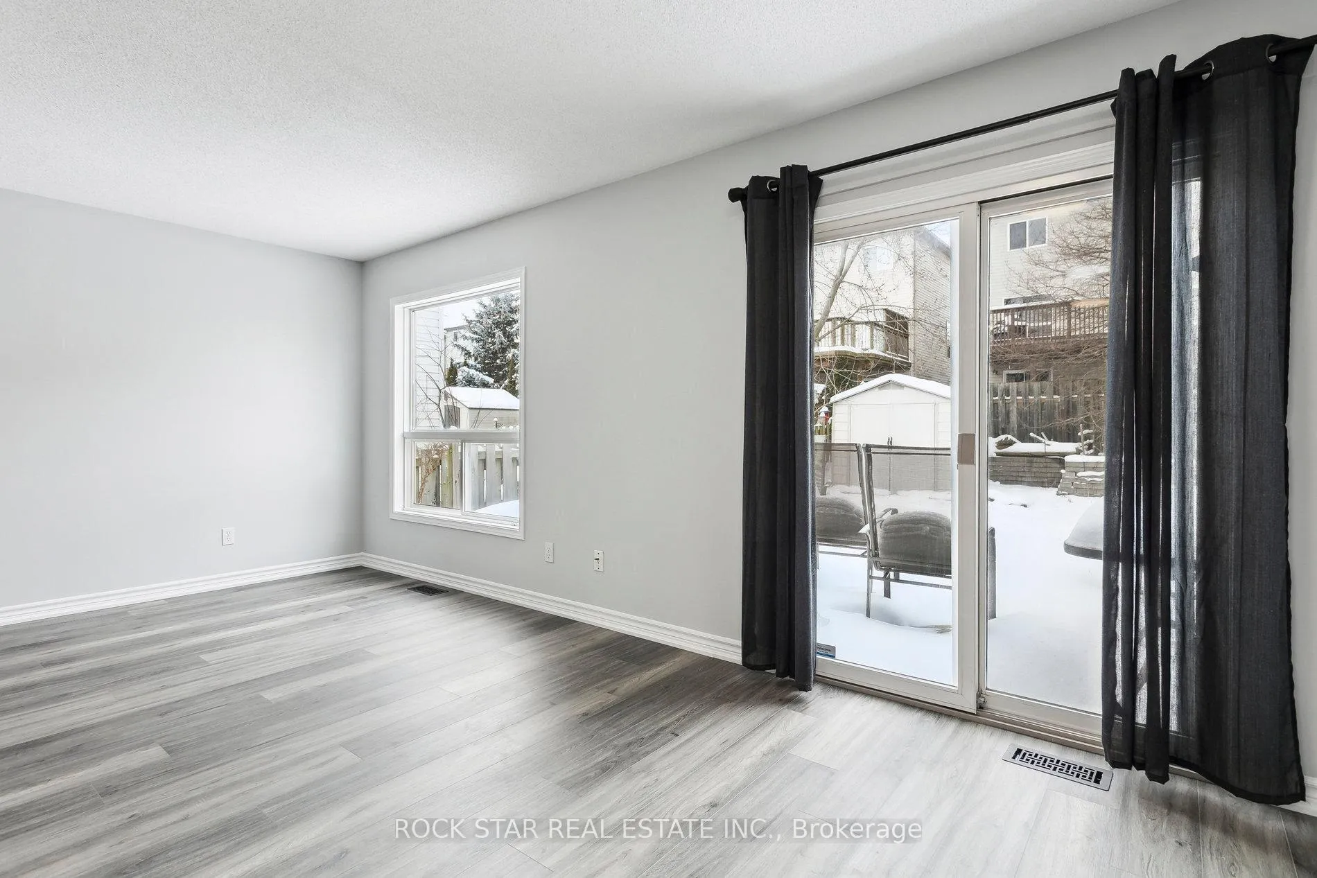 Photo 8 of 159 Henhoeffer Crescent, Kitchener, Larentian West — HOMEH