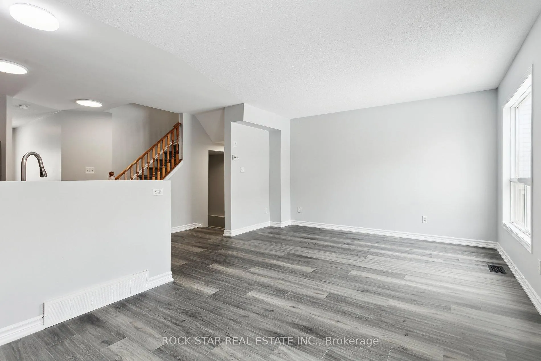 Photo 9 of 159 Henhoeffer Crescent, Kitchener, Larentian West — HOMEH