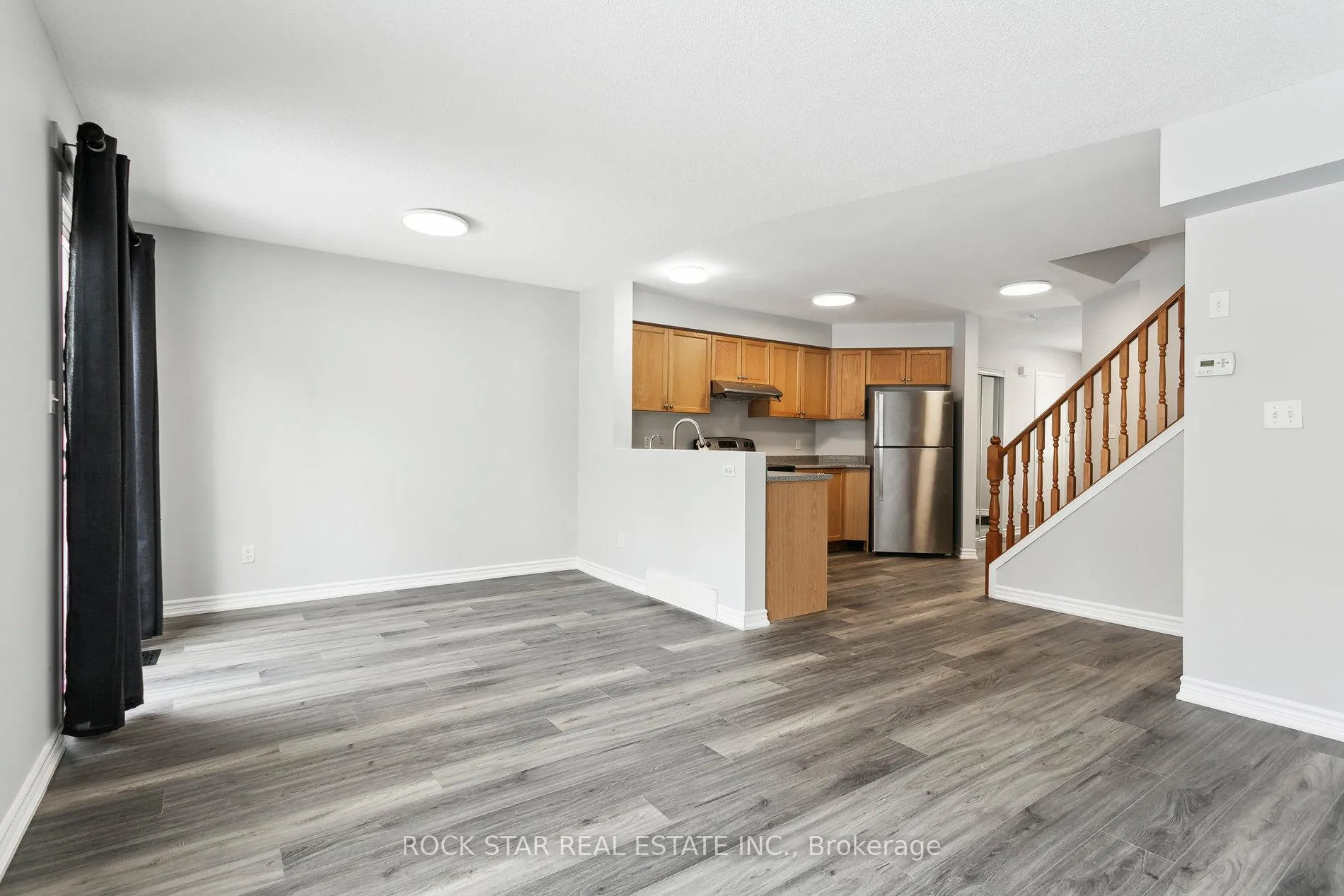Photo 10 of 159 Henhoeffer Crescent, Kitchener, Larentian West — HOMEH