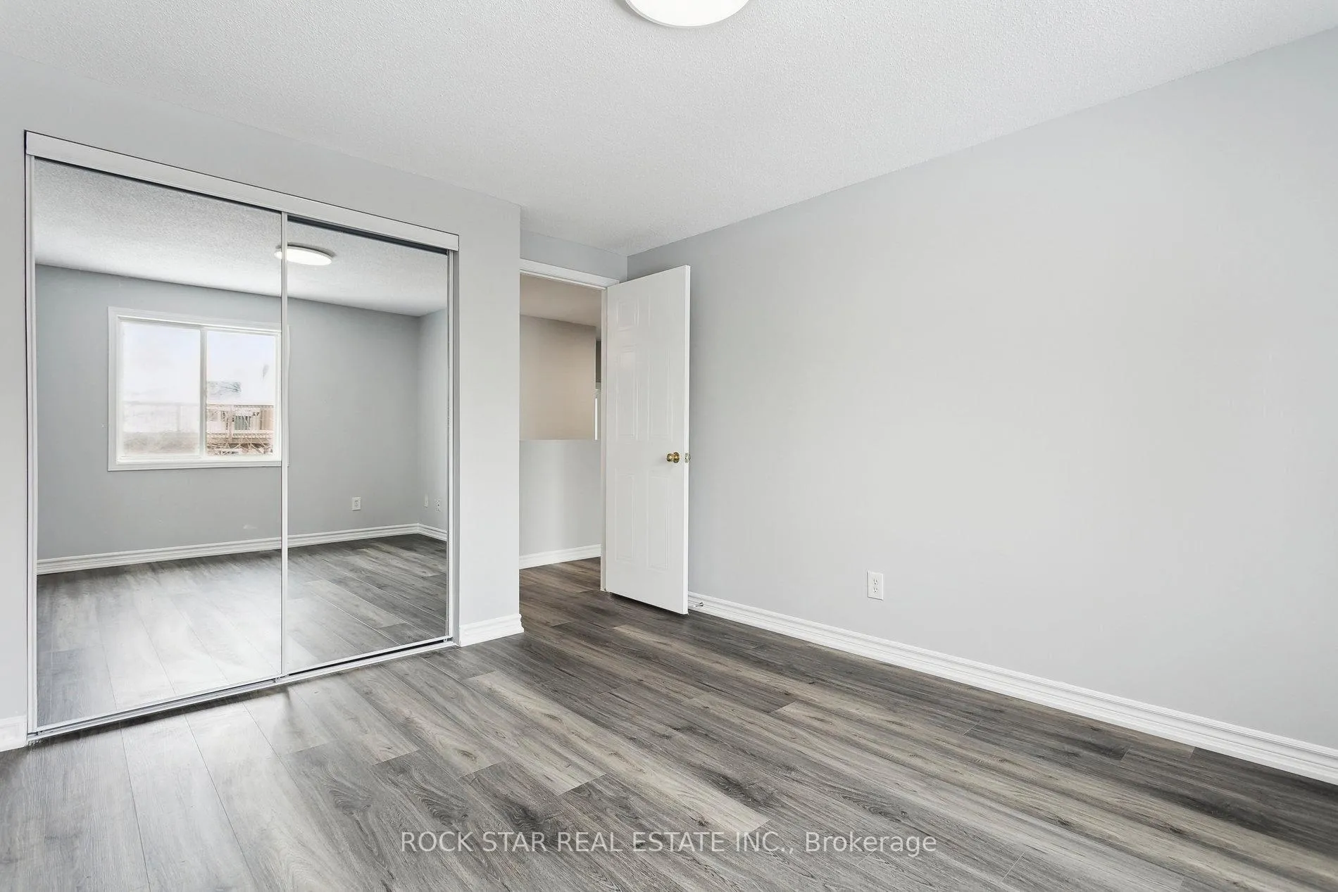 Photo 18 of 159 Henhoeffer Crescent, Kitchener, Larentian West — HOMEH