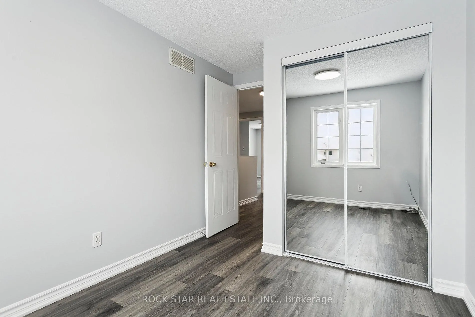 Photo 21 of 159 Henhoeffer Crescent, Kitchener, Larentian West — HOMEH