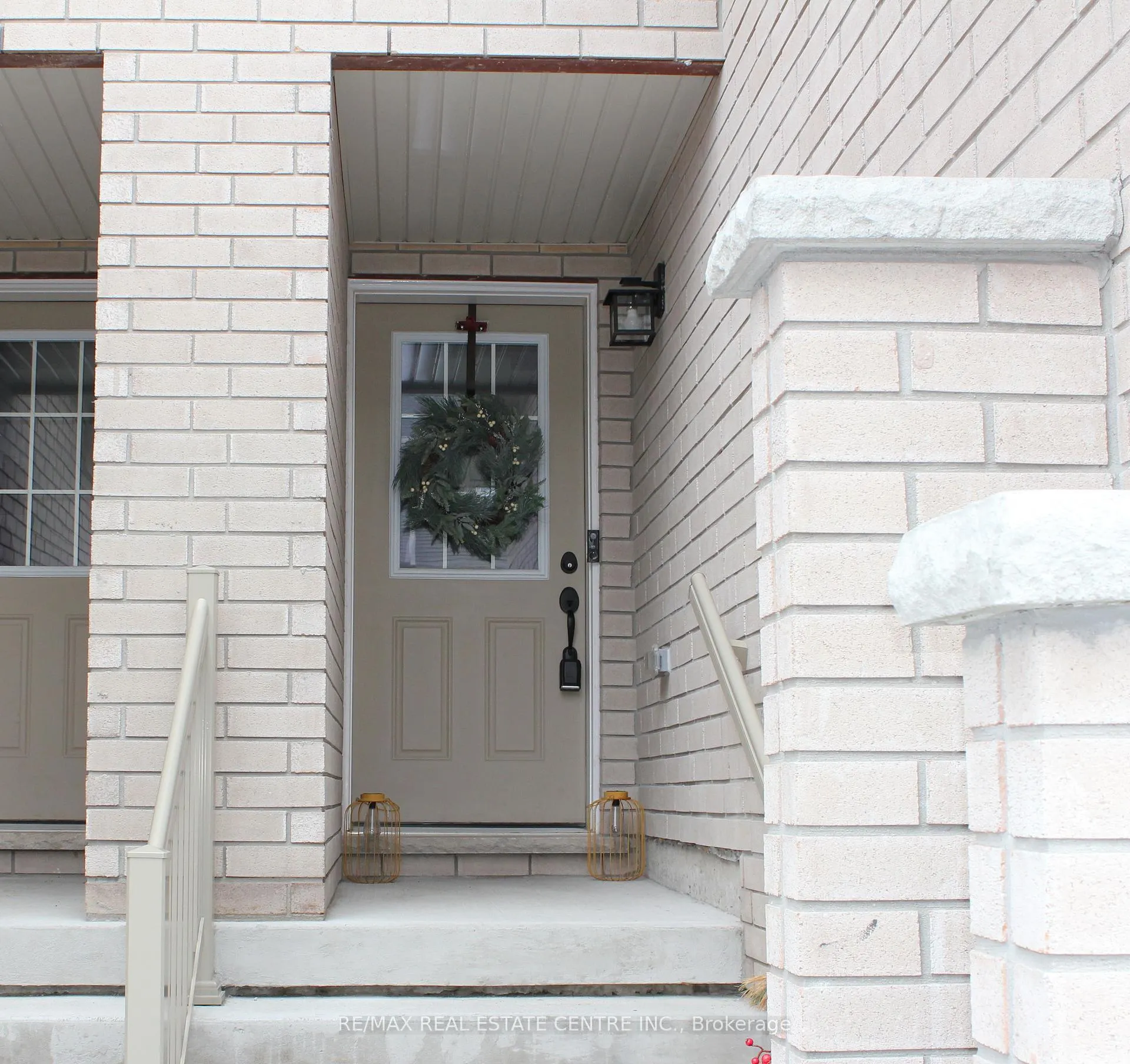 Photo 3 of 22 Wagon Lane, Barrie, Innis-Shore — HOMEH