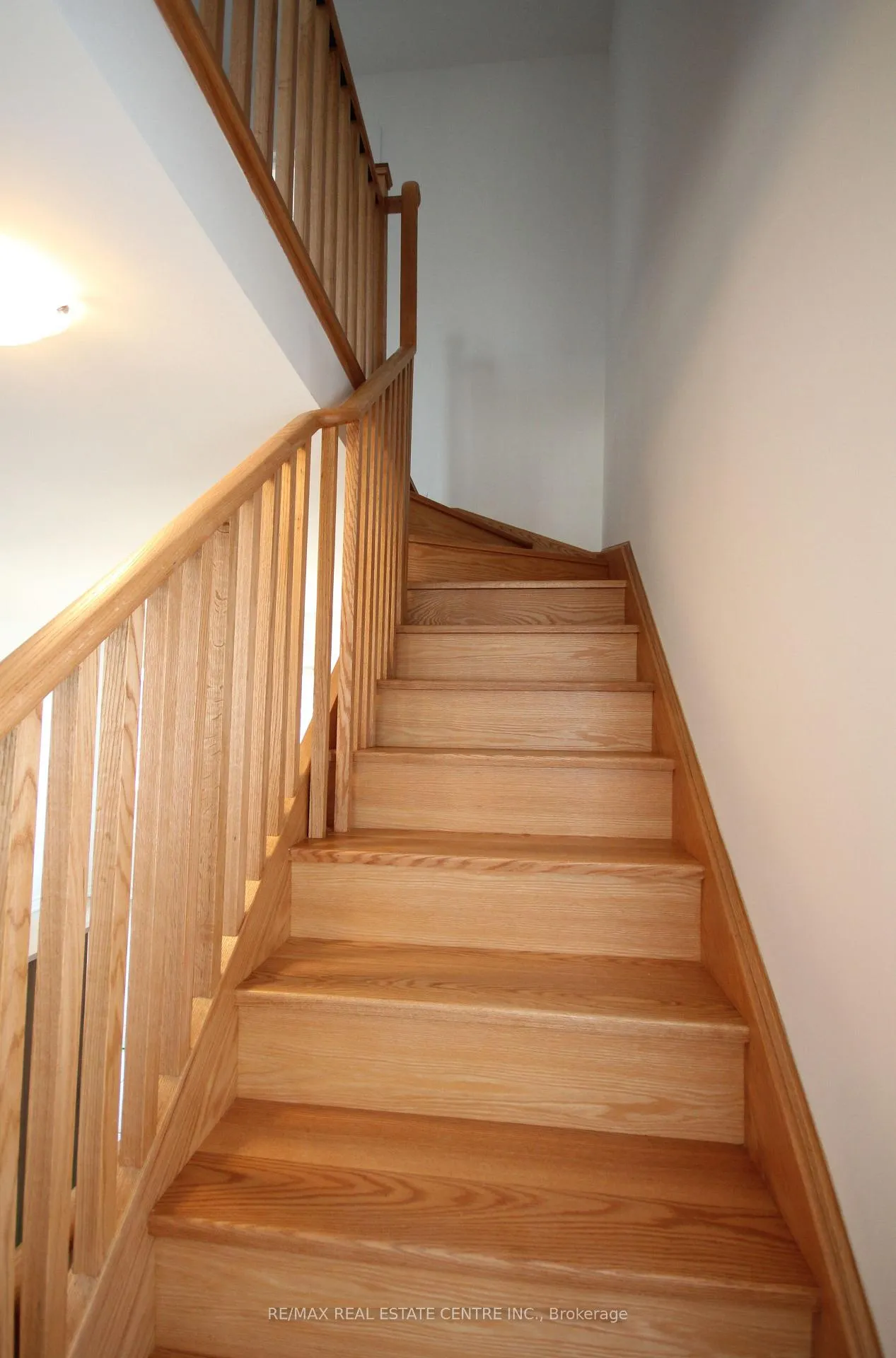 Photo 21 of 22 Wagon Lane, Barrie, Innis-Shore — HOMEH