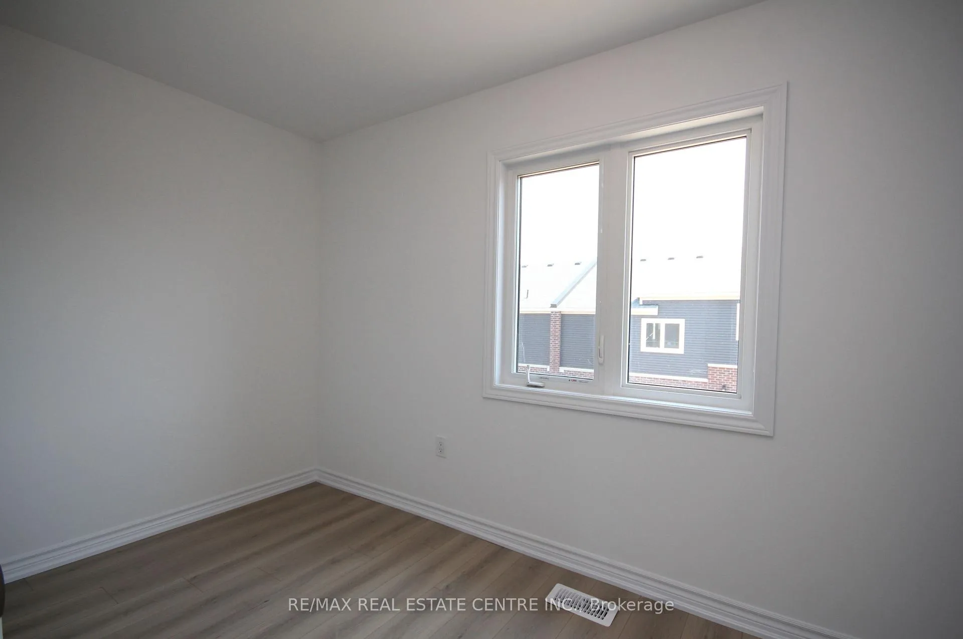 Photo 30 of 22 Wagon Lane, Barrie, Innis-Shore — HOMEH
