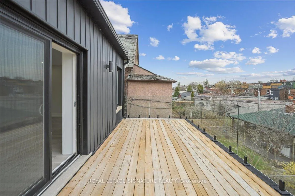 Photo 10 of Unit Upper, 647 Shaw Street, Toronto, Palmerston-Little Italy — HOMEH