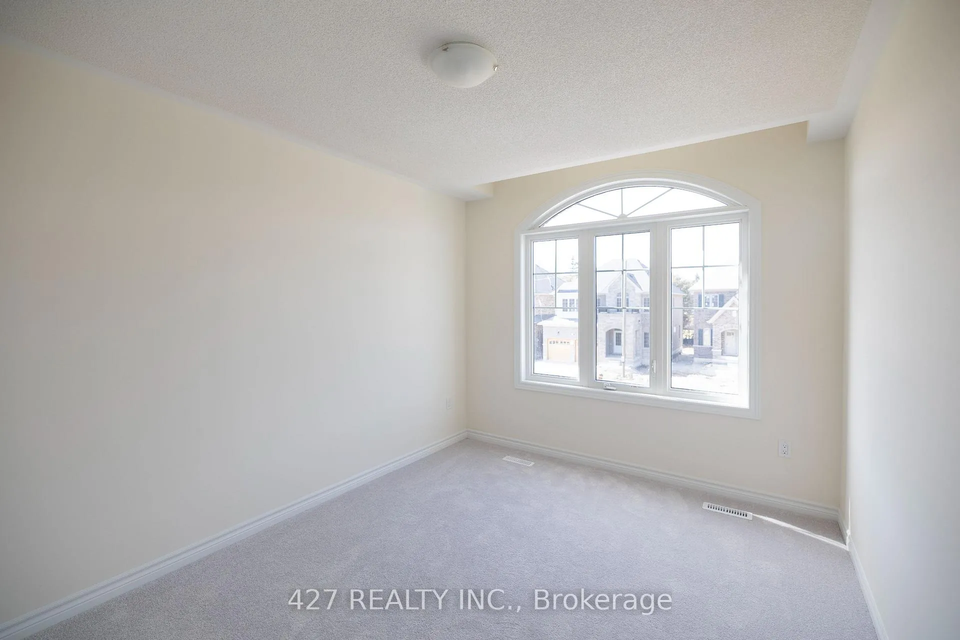 Photo 9 of 61 N Gdn Blvd, Scugog, Port Perry — HOMEH