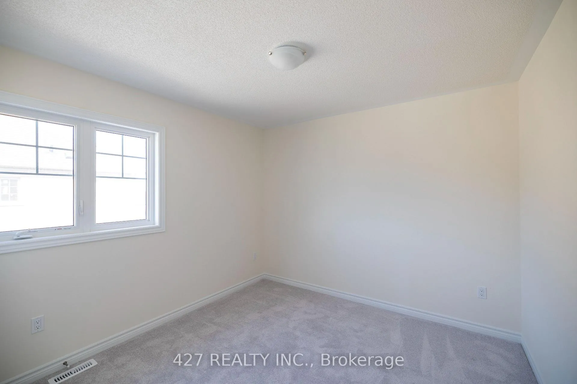 Photo 10 of 61 N Gdn Blvd, Scugog, Port Perry — HOMEH