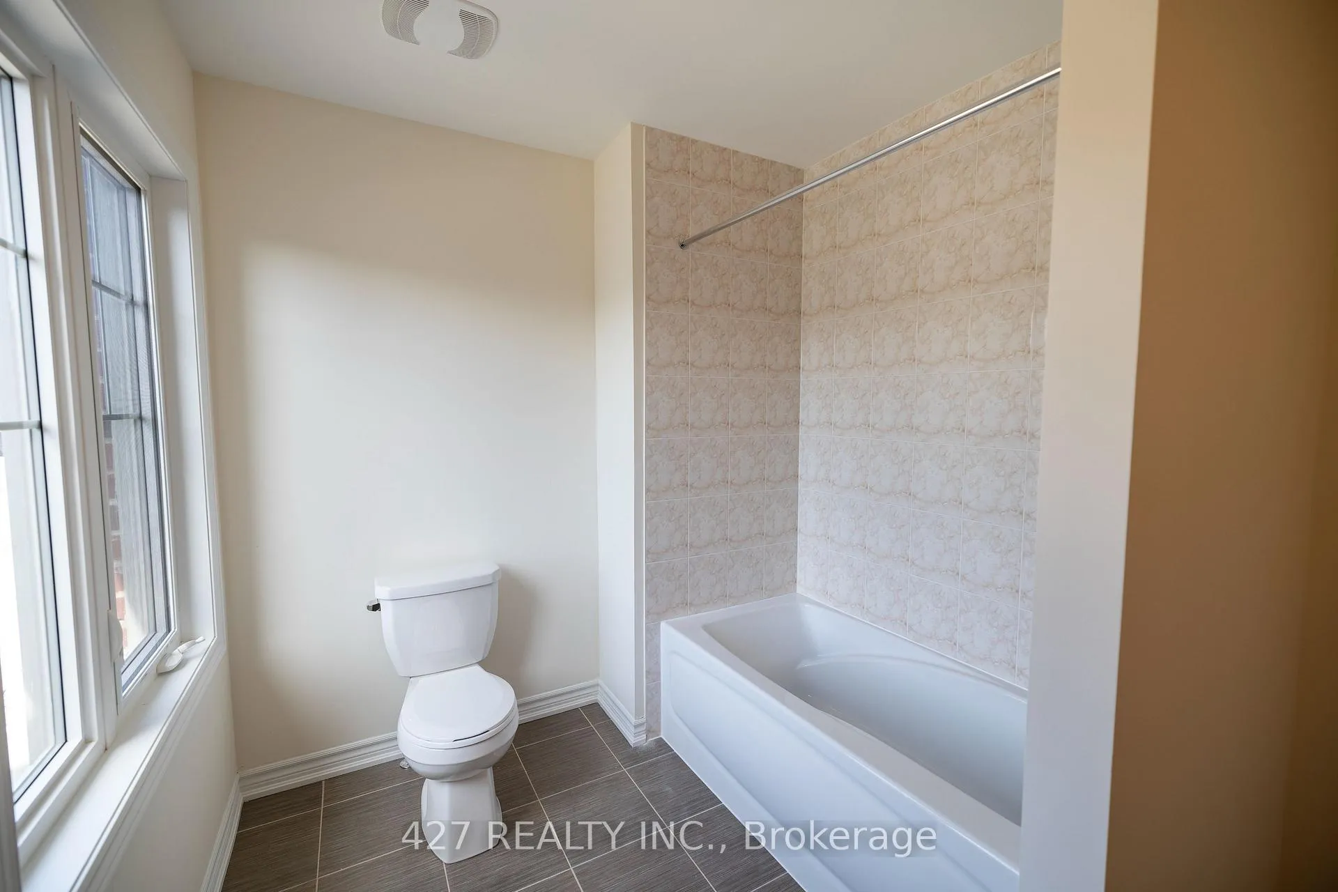 Photo 12 of 61 N Gdn Blvd, Scugog, Port Perry — HOMEH