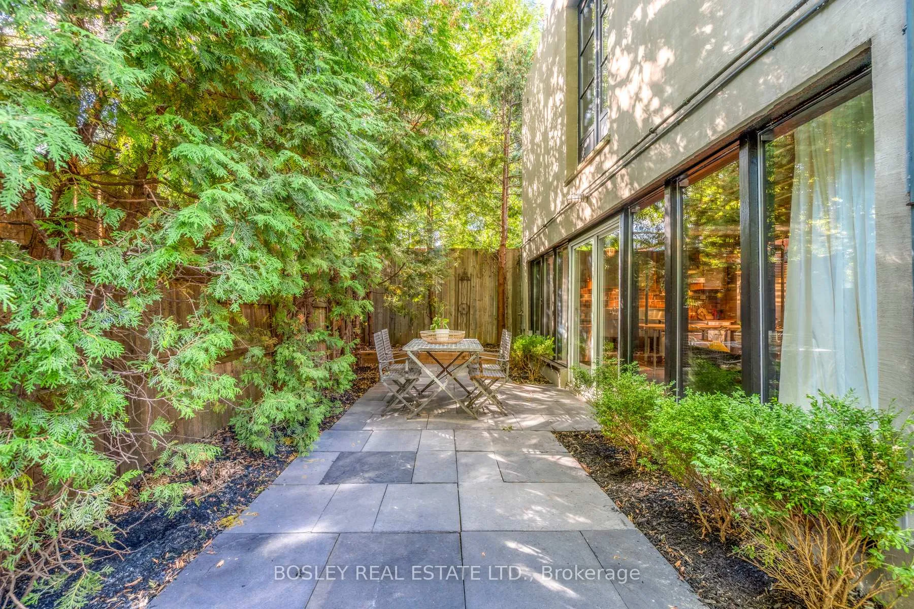 Photo 4 of 9 Peyton Lane, Toronto, South Riverdale — HOMEH