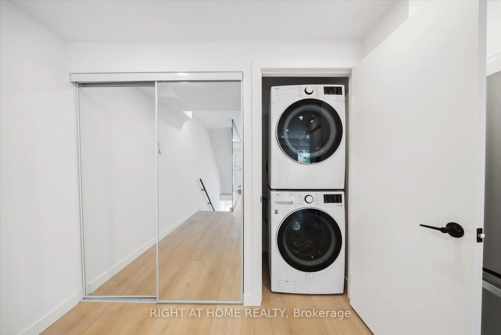 Photo 13 of Unit 3, 367 Howland Avenue, Toronto, Casa Loma — HOMEH