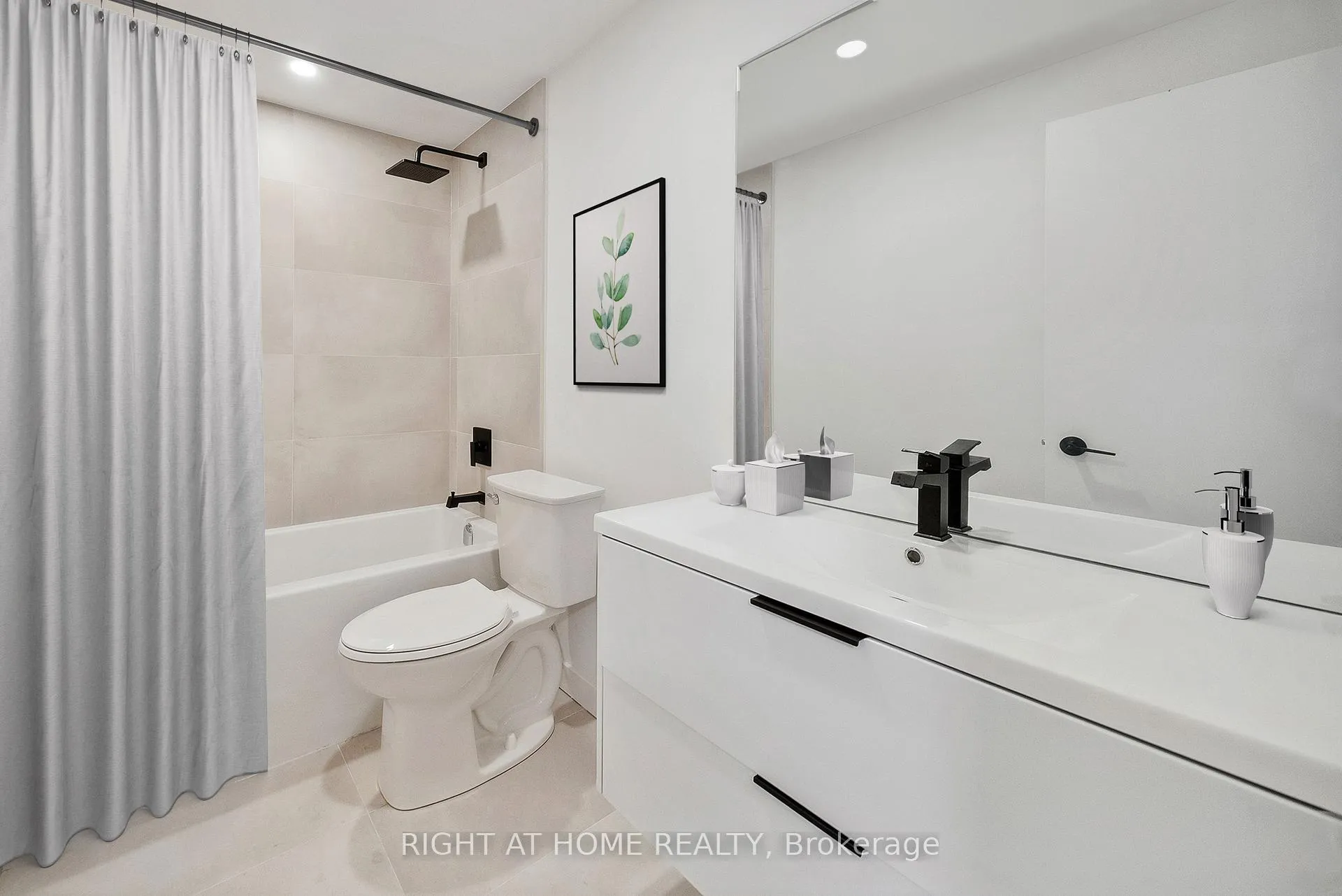 Photo 16 of Unit 3, 367 Howland Avenue, Toronto, Casa Loma — HOMEH