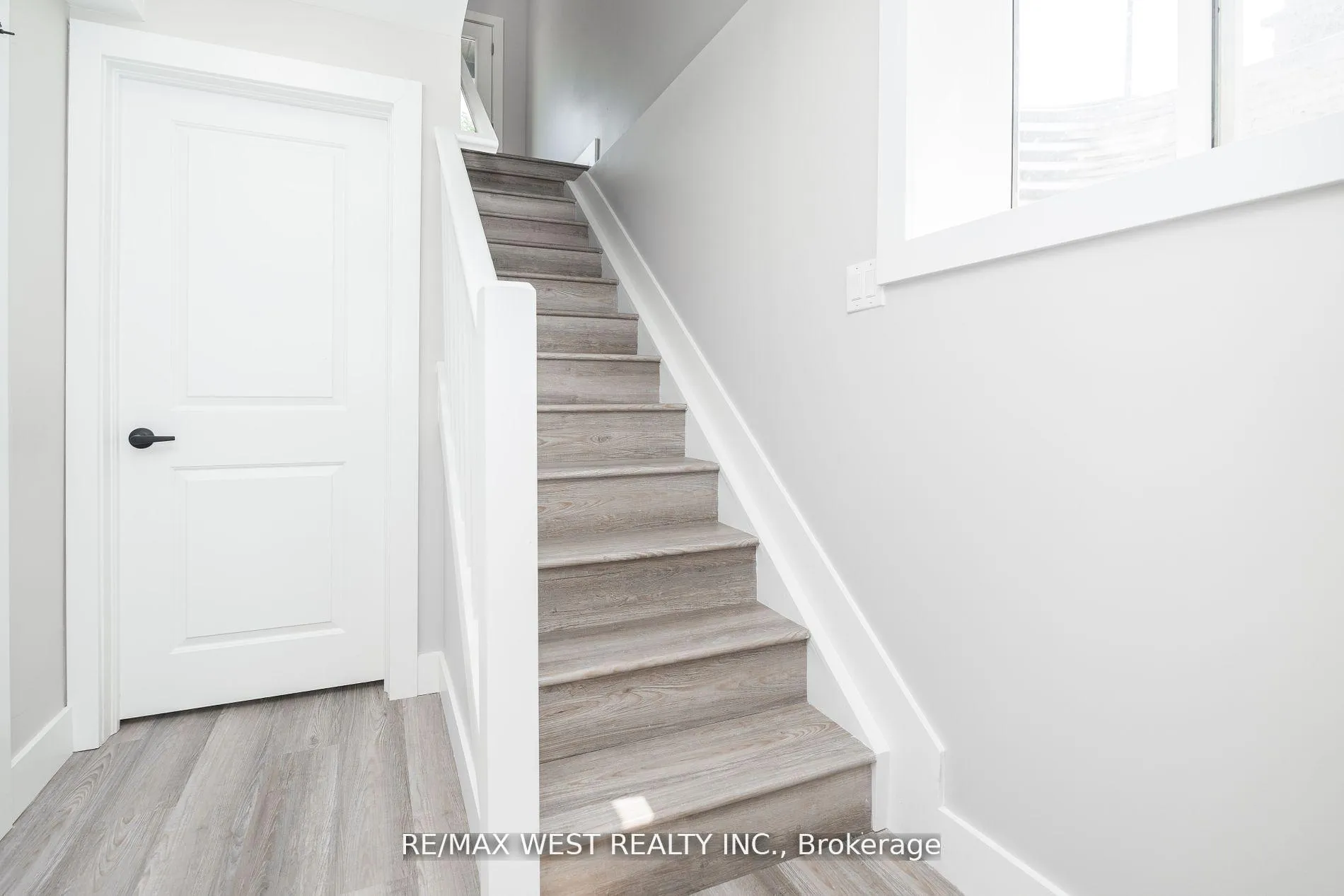 Photo 5 of Unit LOWER, 172 Cundles Road W, Barrie, Sunnidale — HOMEH