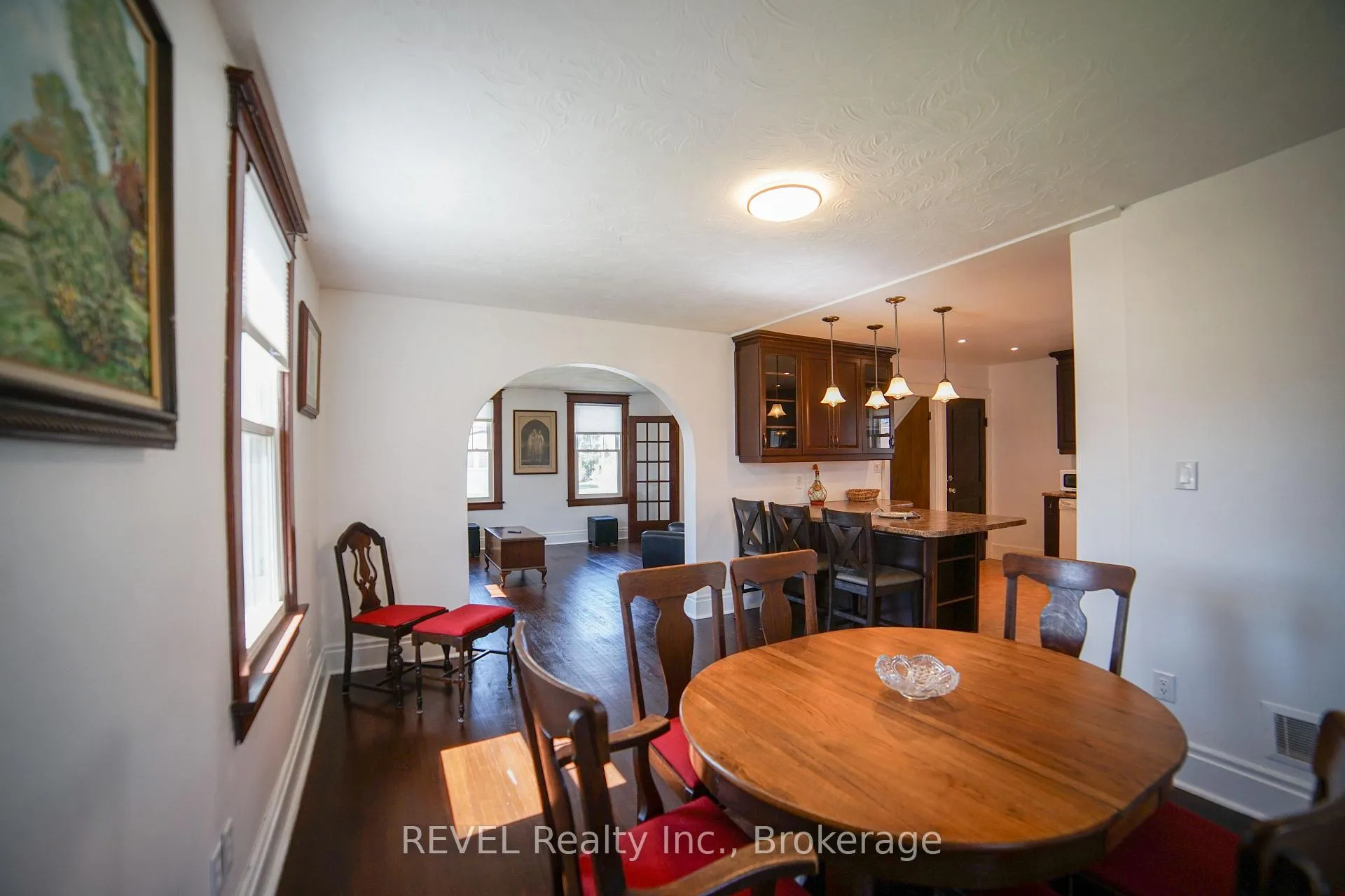 Photo 11 of 4046 Main Street, Niagara Falls, Chippawa — HOMEH
