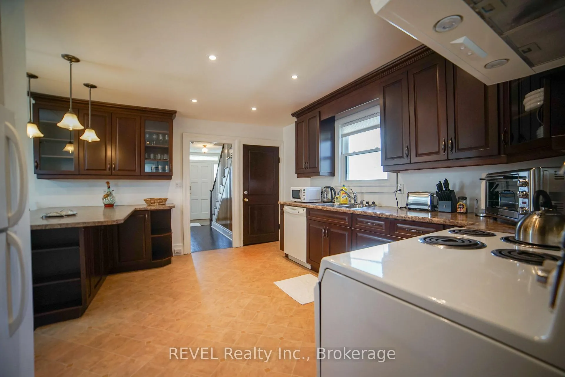 Photo 14 of 4046 Main Street, Niagara Falls, Chippawa — HOMEH