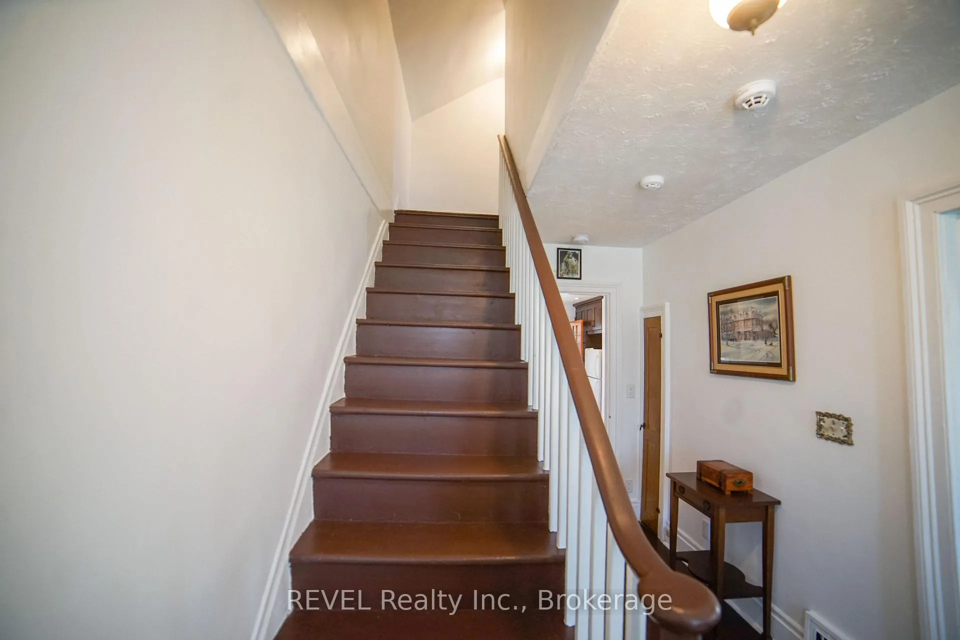 Photo 20 of 4046 Main Street, Niagara Falls, Chippawa — HOMEH