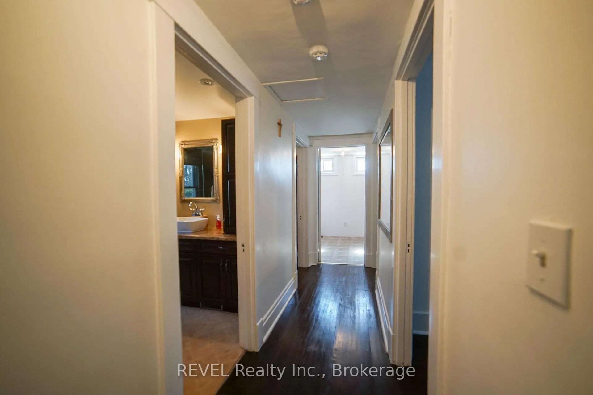 Photo 21 of 4046 Main Street, Niagara Falls, Chippawa — HOMEH