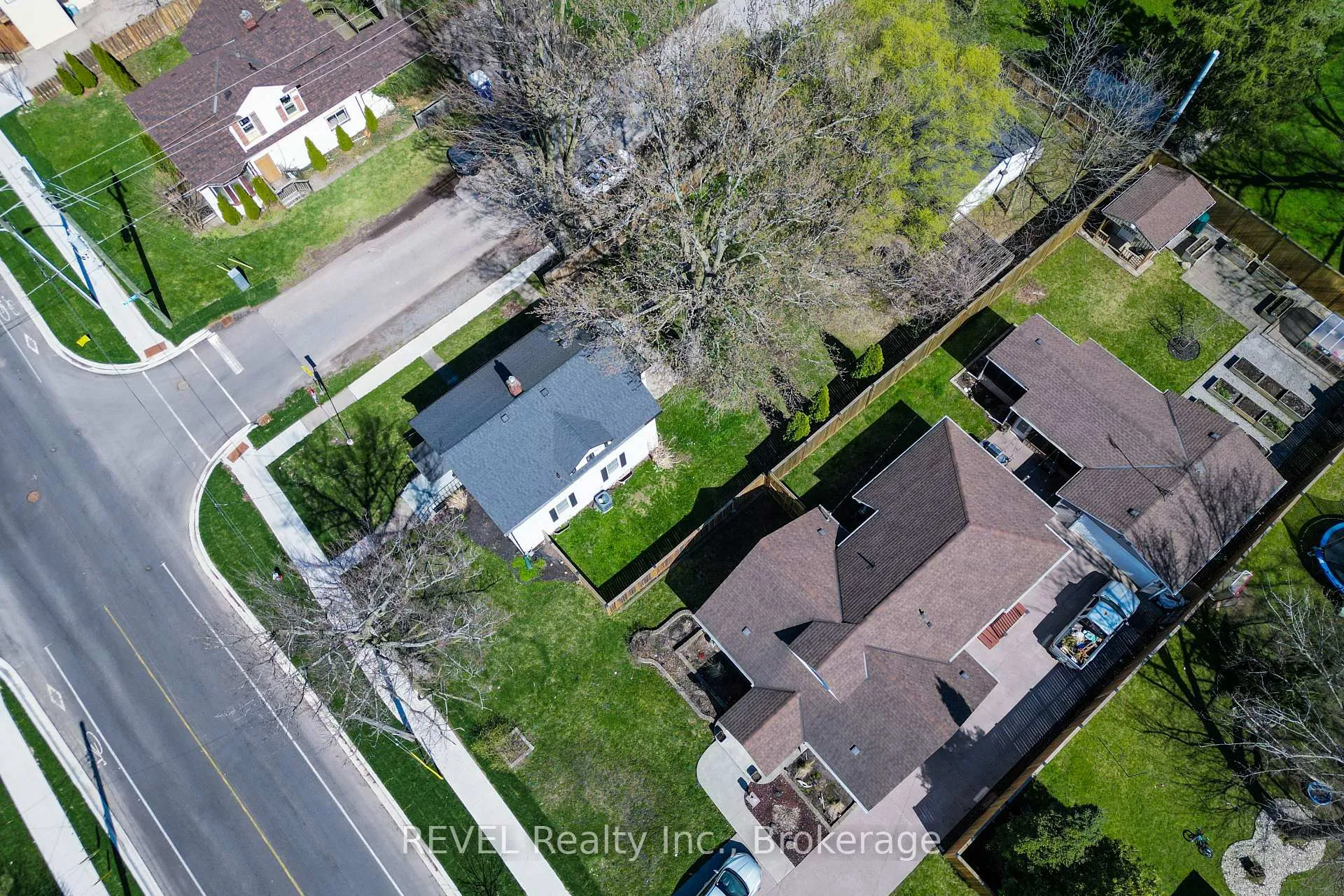 Photo 48 of 4046 Main Street, Niagara Falls, Chippawa — HOMEH