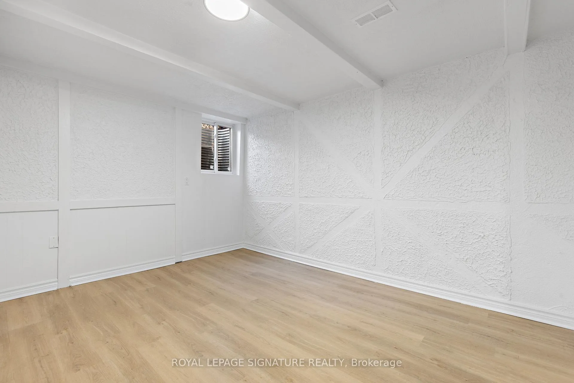 Photo 4 of Unit Bsmt, 738 Edgewood Road, Pickering, Amberlea — HOMEH