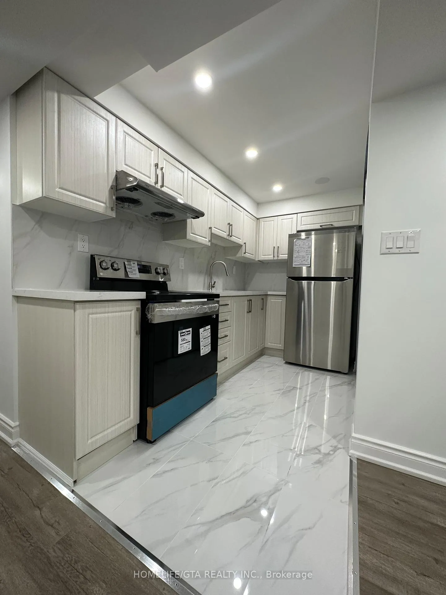 Front of Unit Bsmt, 21 Reign Lane