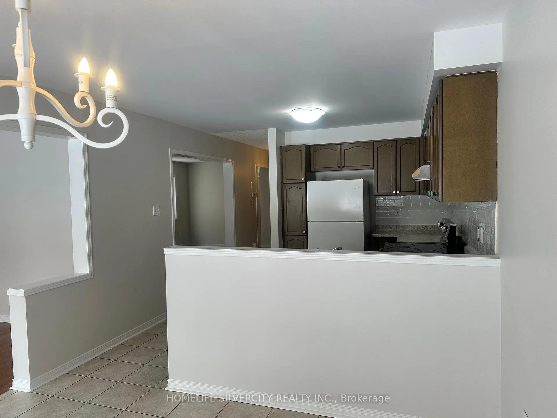 Photo 9 of 111 Rollingwood Drive, Brampton, Fletcher's Creek South — HOMEH