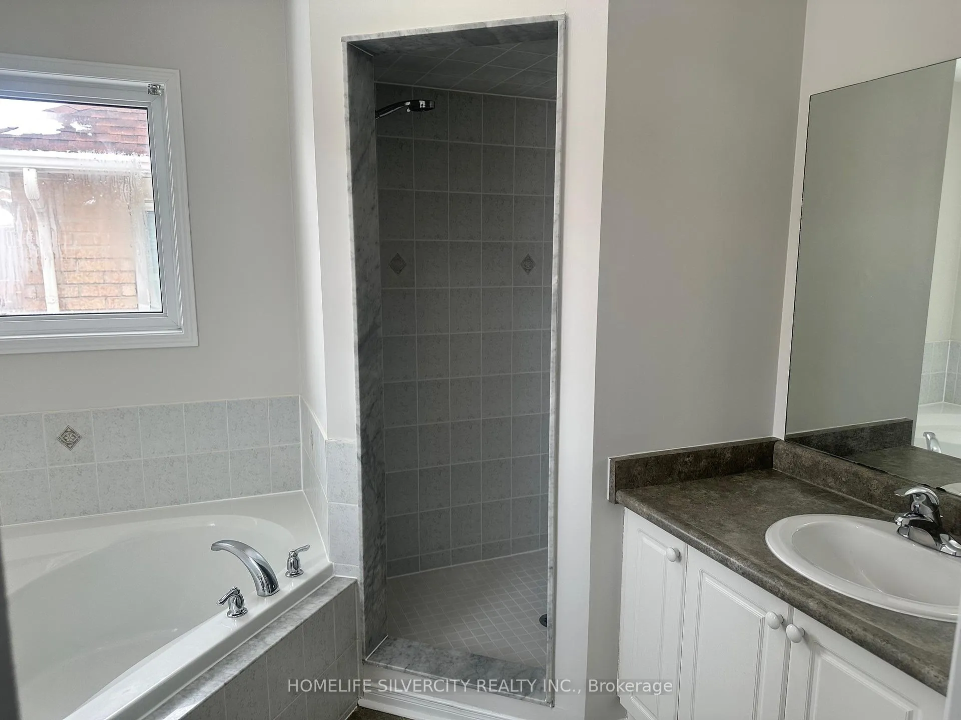 Photo 23 of 111 Rollingwood Drive, Brampton, Fletcher's Creek South — HOMEH