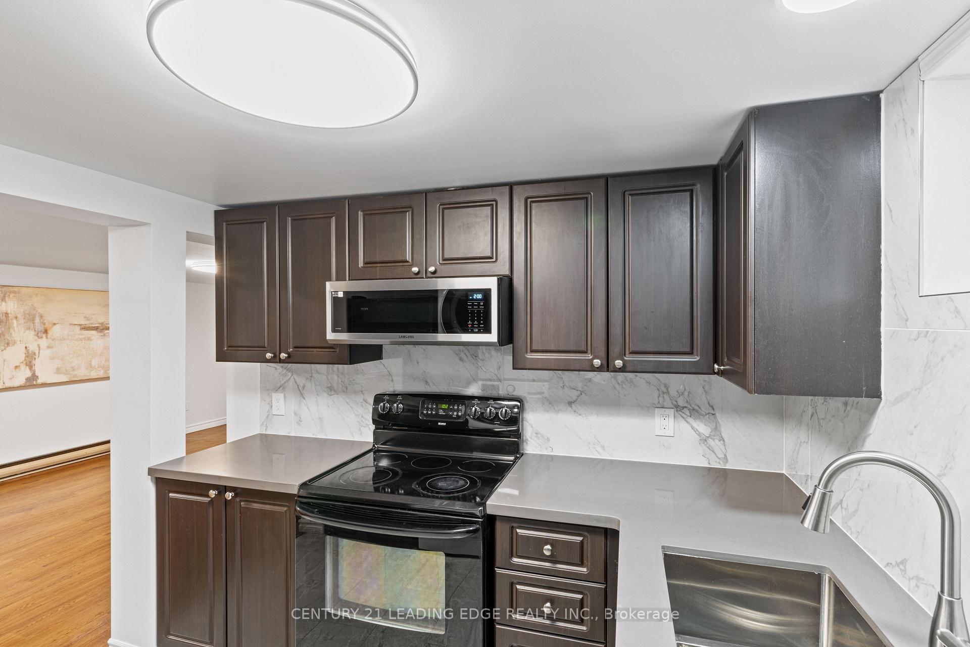 Photo 6 of 31 Strike Avenue, Clarington, Bowmanville — HOMEH