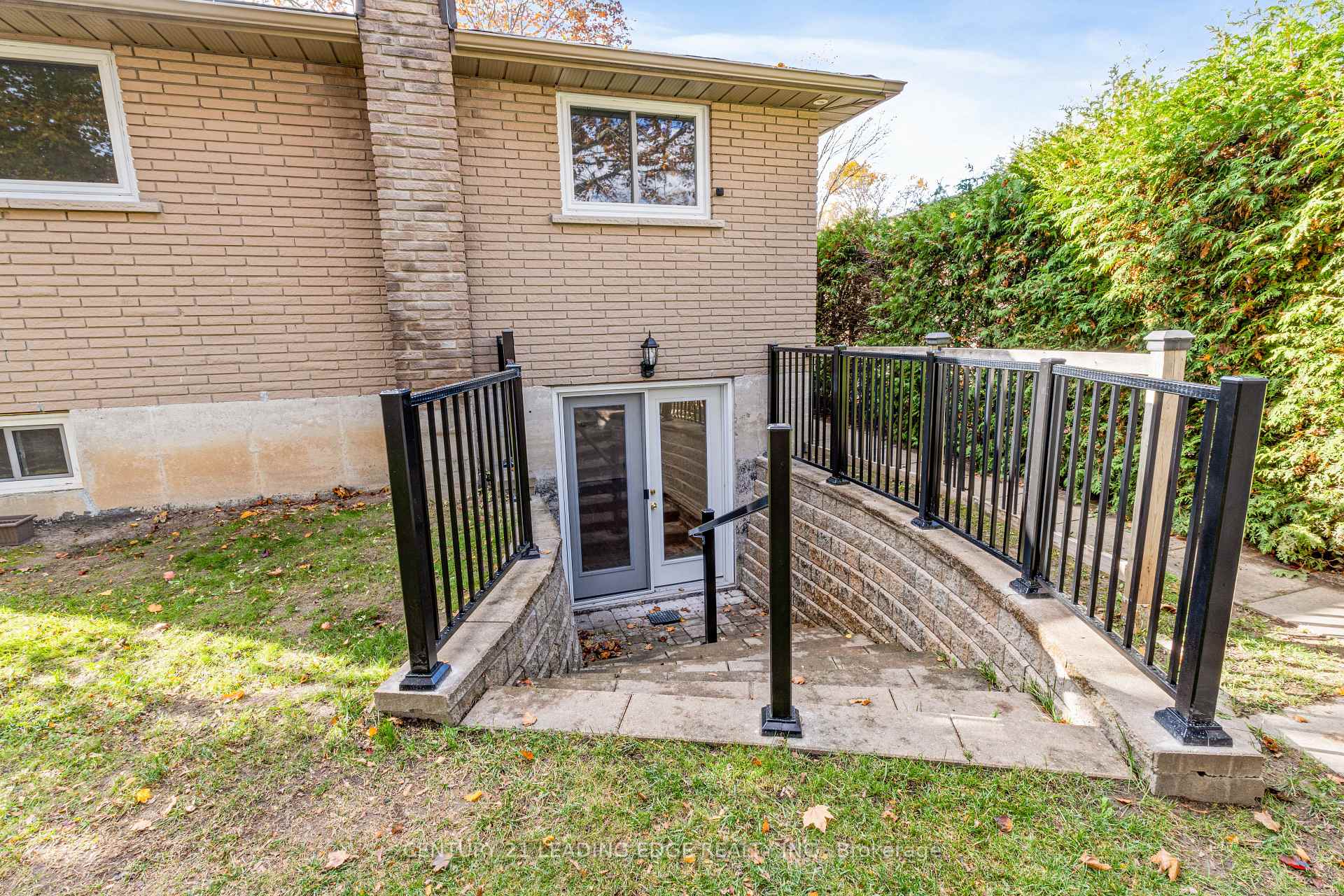 Photo 15 of 31 Strike Avenue, Clarington, Bowmanville — HOMEH