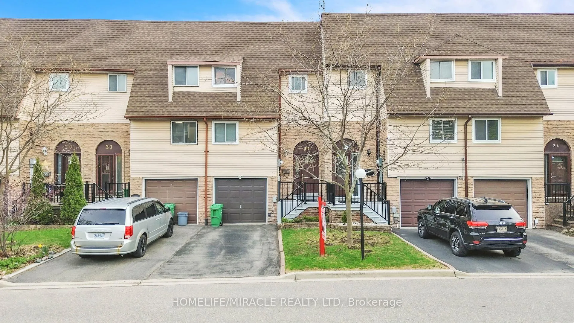 Photo 1 of 22 Rosset Crescent, Brampton, Downtown Brampton — HOMEH